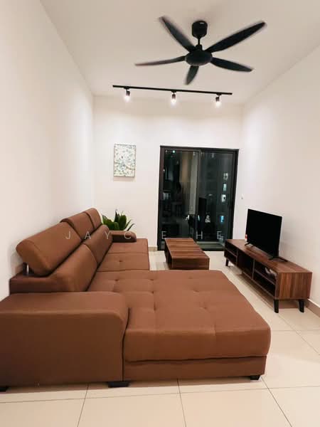 Servis Apartment untuk Dijual di M Oscar - Jaycie Hew - Living Room - PropertyGuru.com.my