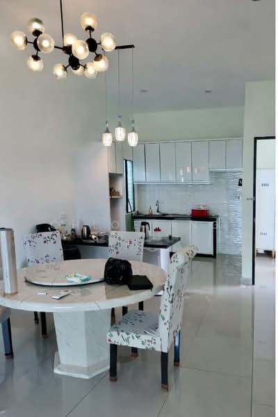 Kondominium untuk Dijual di Pavilion Resort - Chloe Ang - Dining Room - PropertyGuru.com.my