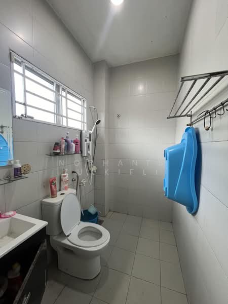 1-storey Terraced House for Sale in Taman Bukit Jugra (Sungai Buloh) - Norhanis Zulkifli - Bathroom - PropertyGuru.com.my