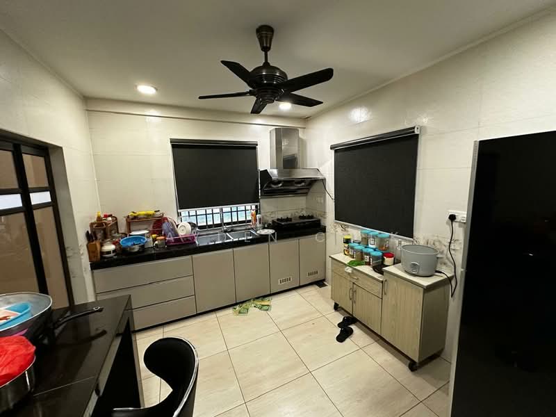 Rumah Berkembar untuk Dijual di Bandar Putra Permai (Seri Kembangan) - Jayden Chik - Kitchen - PropertyGuru.com.my