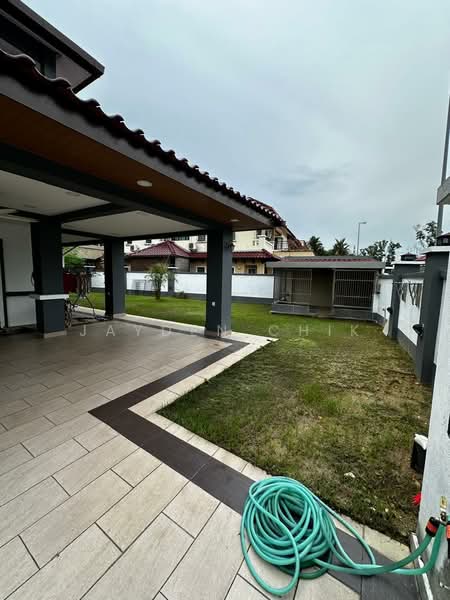 Rumah Berkembar untuk Dijual di Bandar Putra Permai (Seri Kembangan) - Jayden Chik - PropertyGuru.com.my