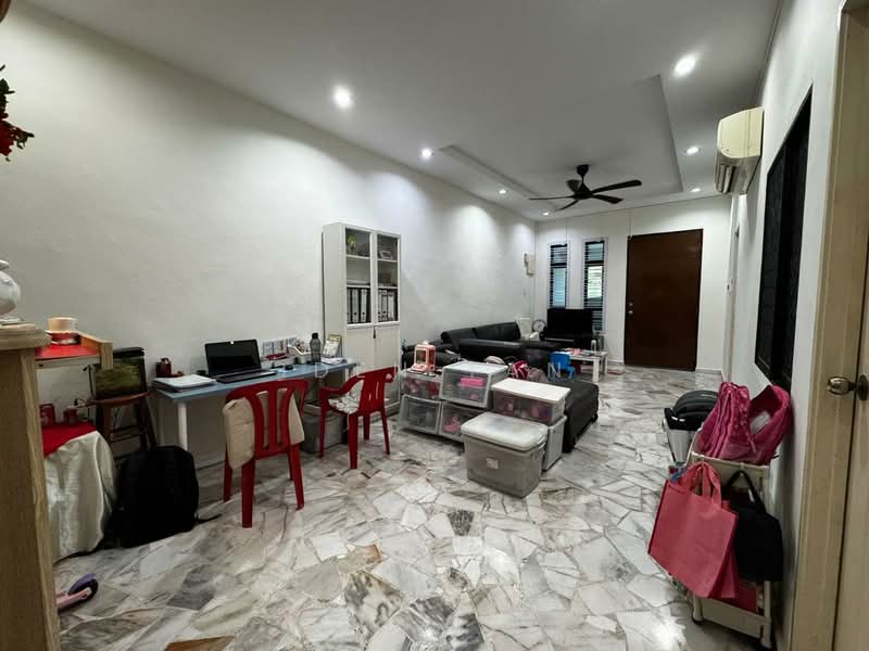 Rumah Teres 1 Tingkat untuk Dijual di Taman Skudai Baru (Skudai) - Iden Tan - Living Room - PropertyGuru.com.my