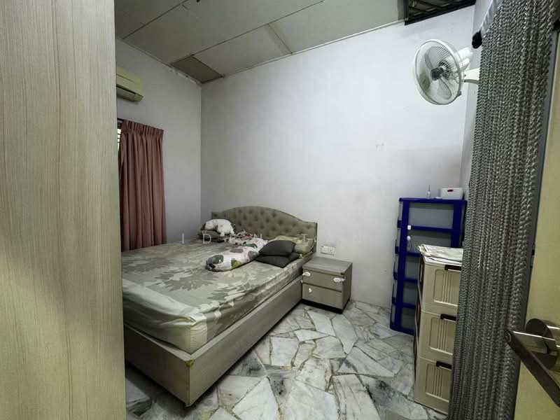 Rumah Teres 1 Tingkat untuk Dijual di Taman Skudai Baru (Skudai) - Iden Tan - Bedroom - PropertyGuru.com.my