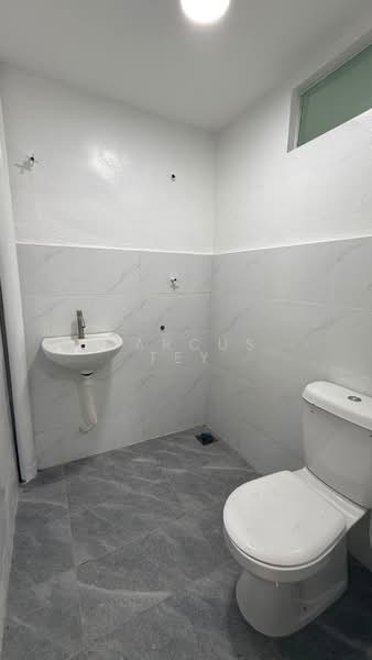 Rumah Teres 2 Tingkat untuk Dijual di Taman Damai Jaya (Skudai) - Marcus Tey - Bathroom - PropertyGuru.com.my