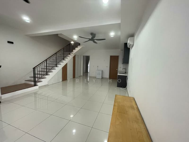 Rumah Teres 3 Tingkat untuk Disewa di BANDAR PUCHONG JAYA (Puchong) - Jeffrey Hoon - Living Room - PropertyGuru.com.my
