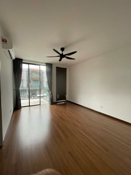 Rumah Teres 3 Tingkat untuk Disewa di BANDAR PUCHONG JAYA (Puchong) - Jeffrey Hoon - Living Room - PropertyGuru.com.my