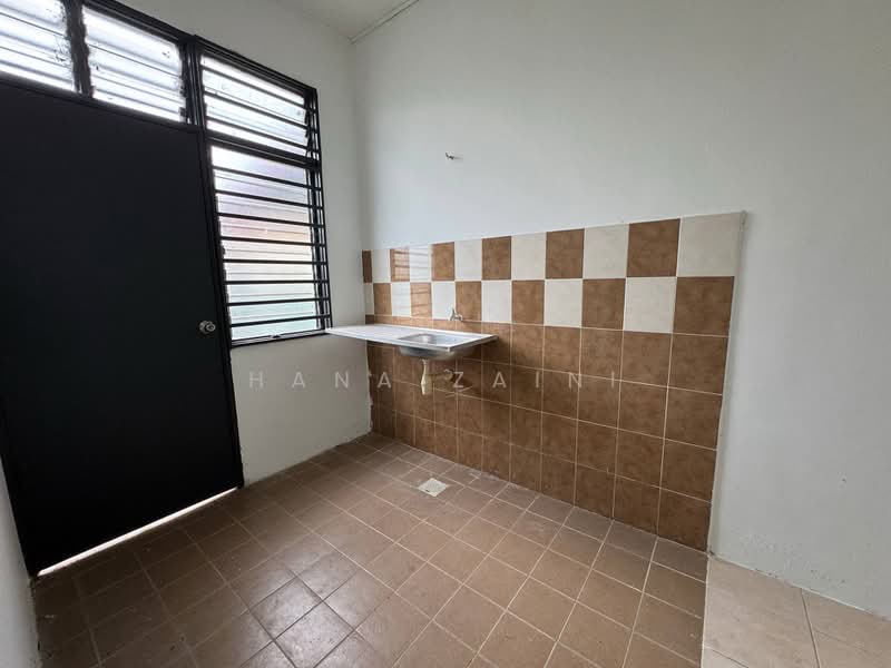 Rumah Teres 1 Tingkat untuk Dijual di Taman Desa Pd (Linggi) - Hana Zaini - Kitchen - PropertyGuru.com.my