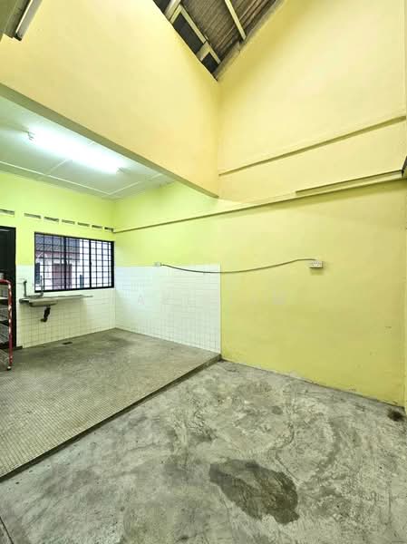 Rumah Teres 1 Tingkat untuk Dijual di Taman Johor Jaya (Johor Bahru) - Karl Lim - Kitchen - PropertyGuru.com.my