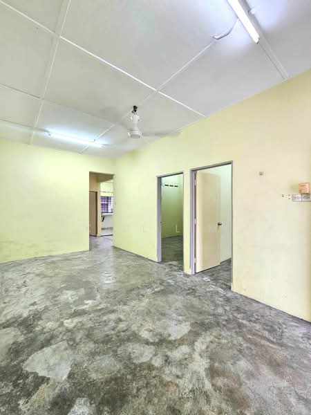 Rumah Teres 1 Tingkat untuk Dijual di Taman Johor Jaya (Johor Bahru) - Karl Lim - Living Room - PropertyGuru.com.my