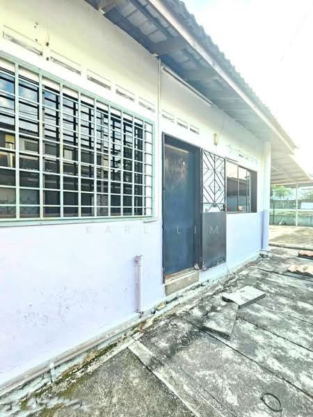 Rumah Teres 1 Tingkat untuk Dijual di Taman Johor Jaya (Johor Bahru) - Karl Lim - Exterior - PropertyGuru.com.my