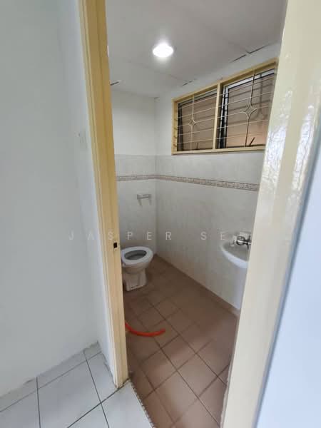 Apartment for Sale at Pangsapuri Saraka - Jasper See - Bathroom - PropertyGuru.com.my