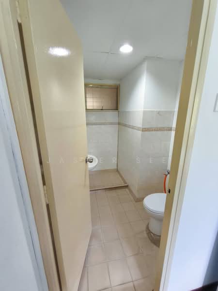 Apartment for Sale at Pangsapuri Saraka - Jasper See - Bathroom - PropertyGuru.com.my