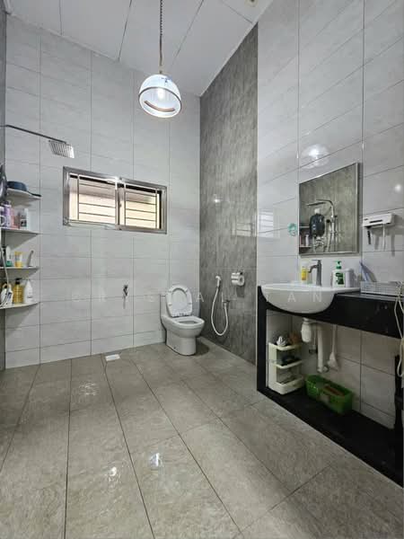 Bungalow for Sale in Taman Melodies (Johor Bahru) - Crystal Tan - Bathroom - PropertyGuru.com.my