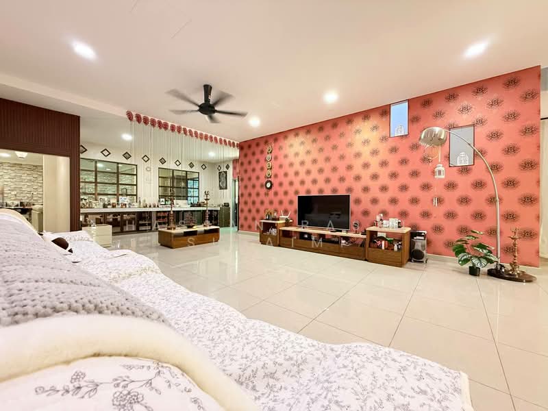 Bungalow House for Sale in Bandar Warisan Puteri (Ampangan) - Hassan Basri Suhaimi - Living Room - PropertyGuru.com.my