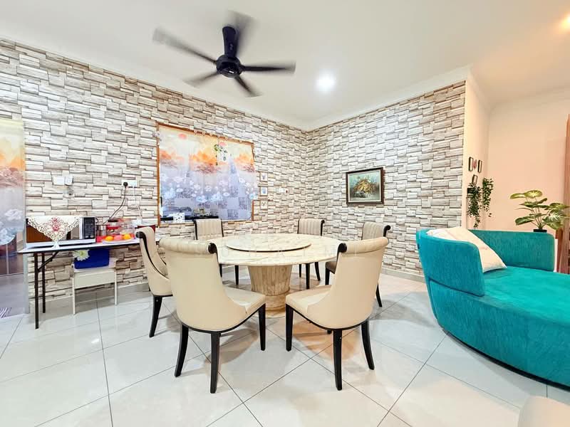 Bungalow House for Sale in Bandar Warisan Puteri (Ampangan) - Hassan Basri Suhaimi - Dining Room - PropertyGuru.com.my