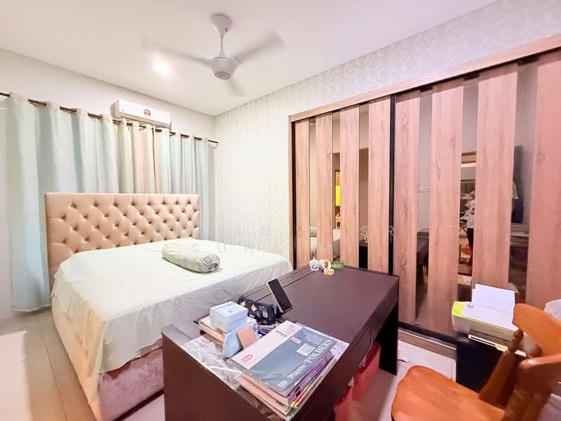 Bungalow House for Sale in Bandar Warisan Puteri (Ampangan) - Hassan Basri Suhaimi - Bedroom - PropertyGuru.com.my