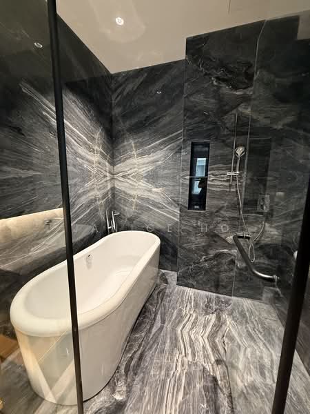 Servis Apartment untuk Disewa di Orion Residence Bukit Bintang - Janice Ho - Bathroom - PropertyGuru.com.my