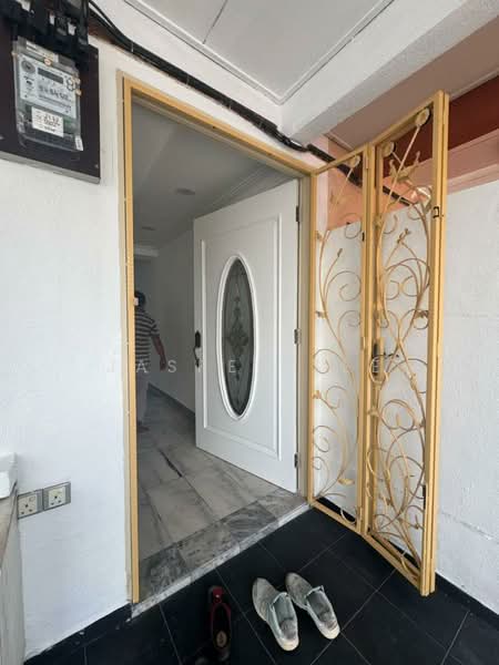 Terraced House for Sale in Bandar Kinrara Seksyen 5 (Bandar Kinrara) - Jasper See - Entrance - PropertyGuru.com.my