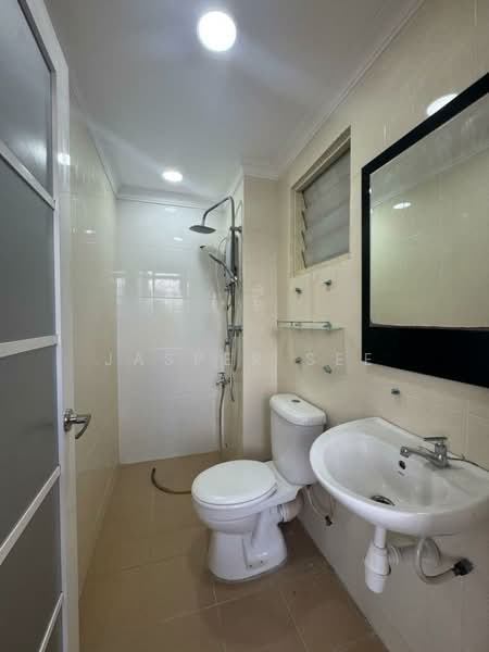 Terraced House for Sale in Bandar Kinrara Seksyen 5 (Bandar Kinrara) - Jasper See - Bathroom - PropertyGuru.com.my