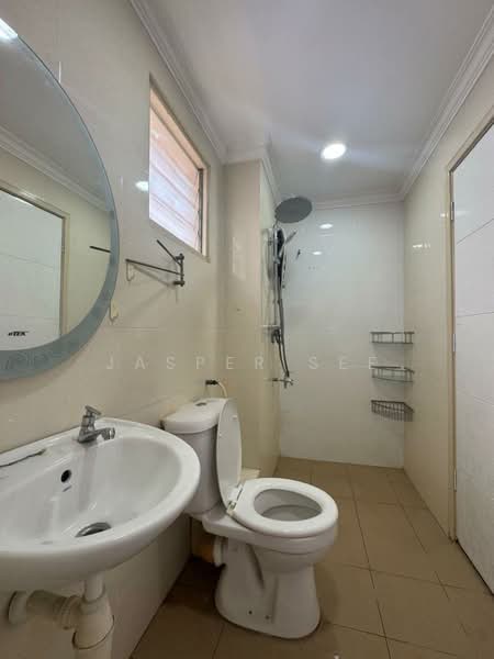 Terraced House for Sale in Bandar Kinrara Seksyen 5 (Bandar Kinrara) - Jasper See - Bathroom - PropertyGuru.com.my