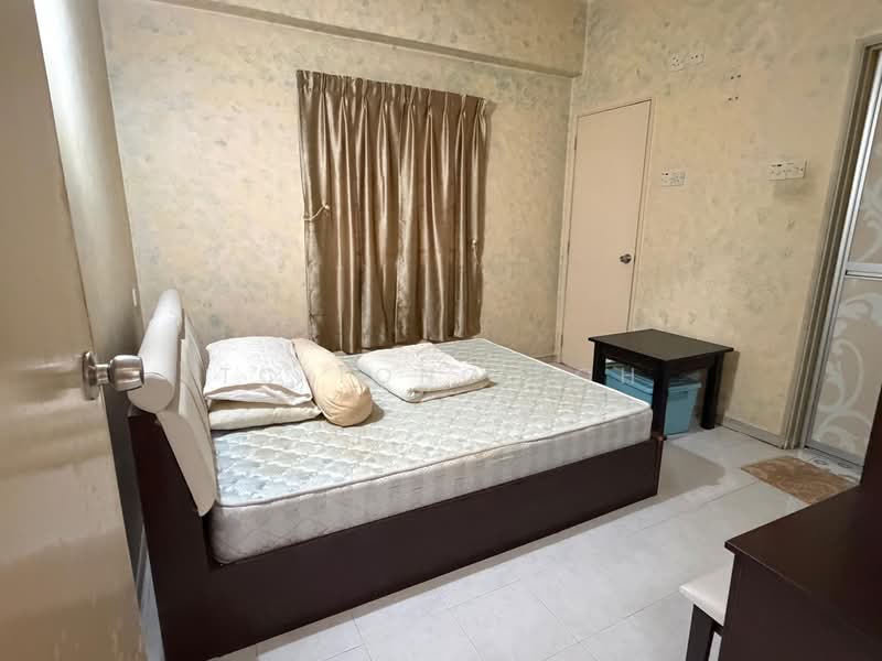 Kondominium untuk Dijual di Taman Desa Relau 2 - TC Tong Loh - Bedroom - PropertyGuru.com.my