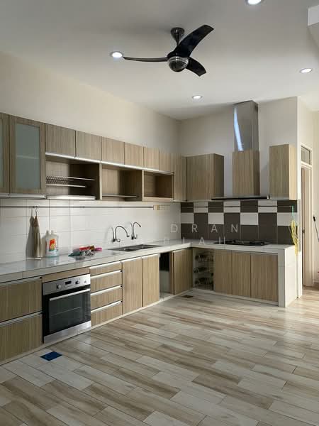 2-storey Terraced House for Sale in Setia Indah 9 (Setia Alam) - Surendran Karapiah - Kitchen - PropertyGuru.com.my