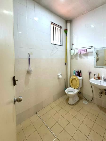 2-storey Terraced House for Sale in Taman Seri Austin (Tebrau) - Karl Lim - Bathroom - PropertyGuru.com.my