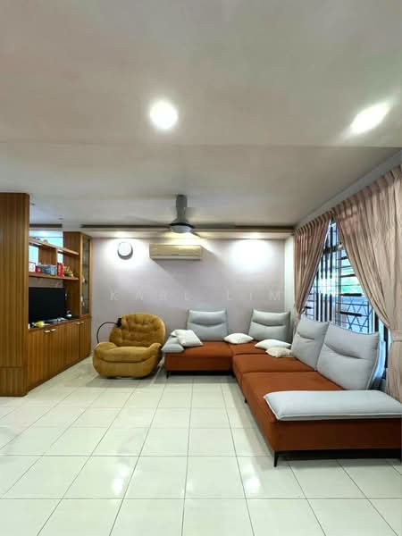 2-storey Terraced House for Sale in Taman Seri Austin (Tebrau) - Karl Lim - Living Room - PropertyGuru.com.my