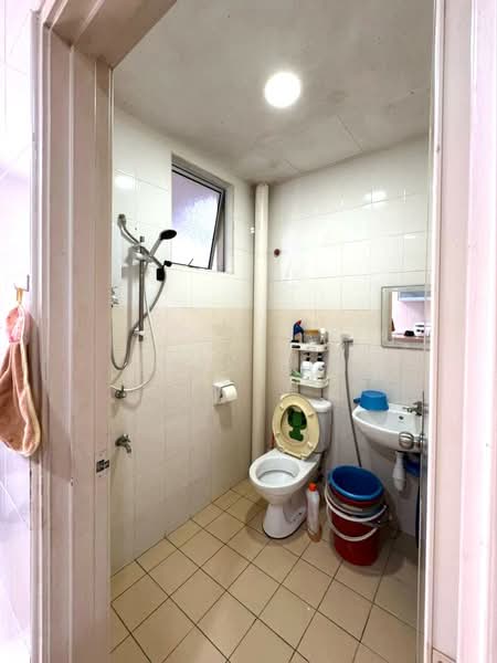 2-storey Terraced House for Sale in Taman Seri Austin (Tebrau) - Karl Lim - Bathroom - PropertyGuru.com.my