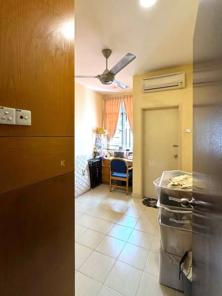 2-storey Terraced House for Sale in Taman Seri Austin (Tebrau) - Karl Lim - Bedroom - PropertyGuru.com.my