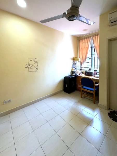 2-storey Terraced House for Sale in Taman Seri Austin (Tebrau) - Karl Lim - Bedroom - PropertyGuru.com.my
