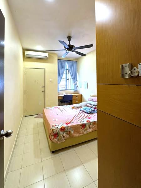 2-storey Terraced House for Sale in Taman Seri Austin (Tebrau) - Karl Lim - Bedroom - PropertyGuru.com.my