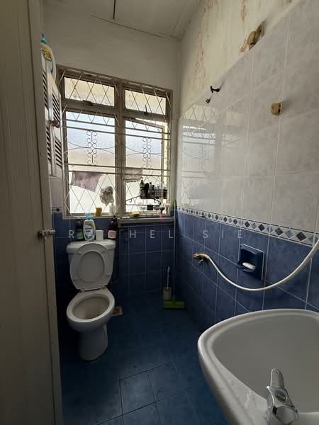 Rumah Berkembar untuk Dijual di SS3 (Petaling Jaya) - Rachel Sie - Bathroom - PropertyGuru.com.my