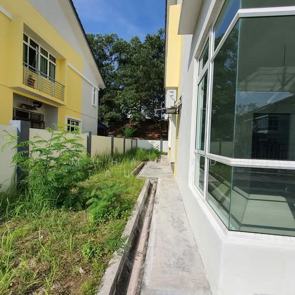 Semi-Detached House for Rent in Taman Cenderawasih (Rasah) - Muhammad Taufeeq - Exterior - PropertyGuru.com.my