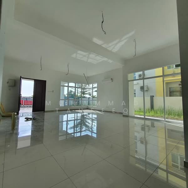 Semi-Detached House for Rent in Taman Cenderawasih (Rasah) - Muhammad Taufeeq - Living Room - PropertyGuru.com.my