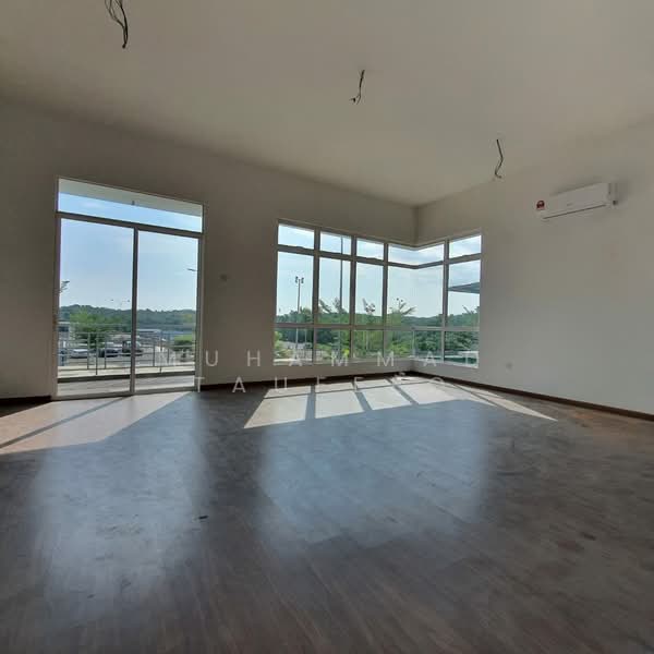 Semi-Detached House for Rent in Taman Cenderawasih (Rasah) - Muhammad Taufeeq - Living Room - PropertyGuru.com.my