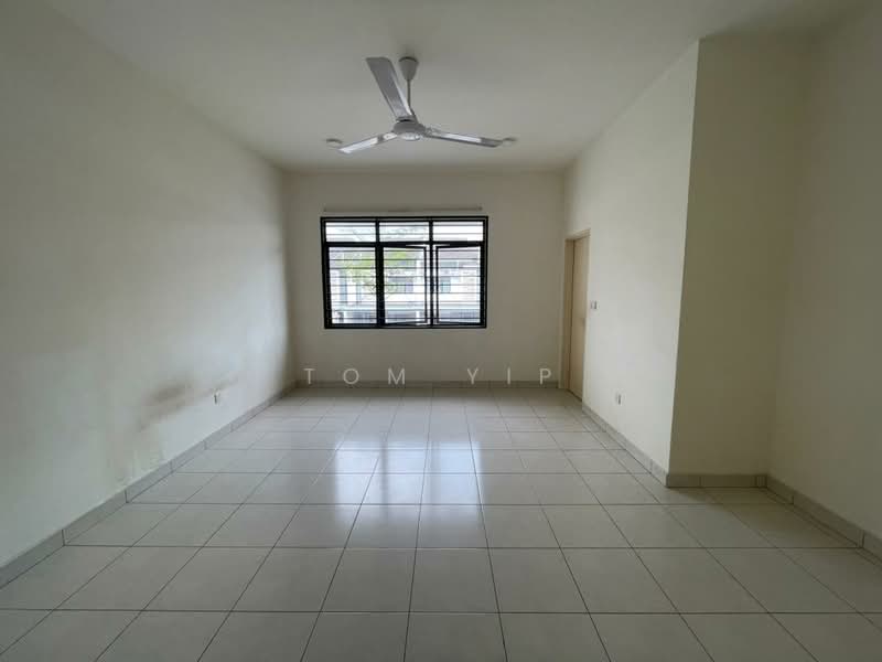 2-storey Terraced House for Rent in M Residence 2 (Rawang) - Tom Yip - Living Room - PropertyGuru.com.my