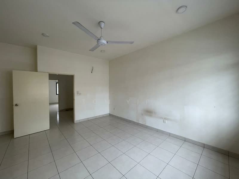 2-storey Terraced House for Rent in M Residence 2 (Rawang) - Tom Yip - Living Room - PropertyGuru.com.my