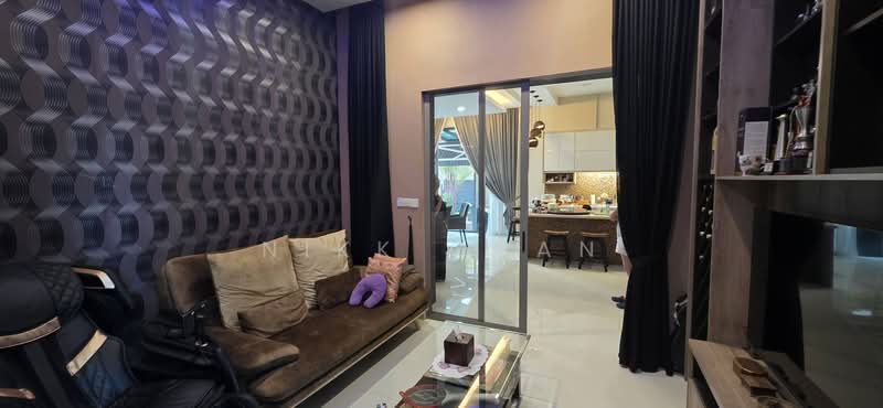 Semi-Detached House for Sale in Temasya Glenmarie (Glenmarie) - Nikk Chan - Living Room - PropertyGuru.com.my