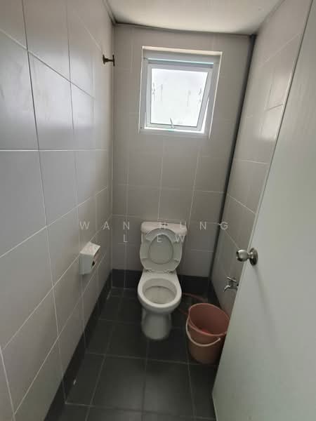 Kedai / Pejabat untuk Disewa di Cyberjaya (Selangor) - Wan Hung Liew - Bathroom - PropertyGuru.com.my