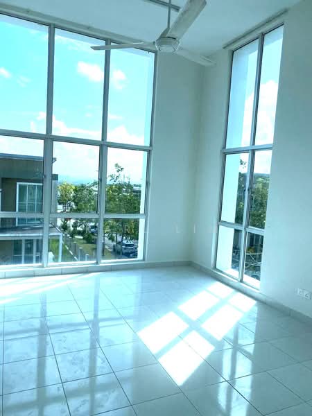 2.5-storey Terraced House for Sale in Bandar Seri Alam (Masai) - Karl Lim - Living Room - PropertyGuru.com.my