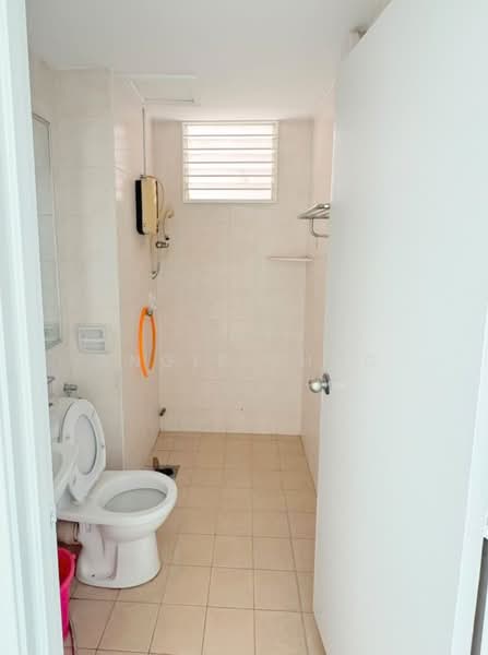 Kondominium untuk Dijual di Regency Heights Condo - Angie Khoo - Bathroom - PropertyGuru.com.my