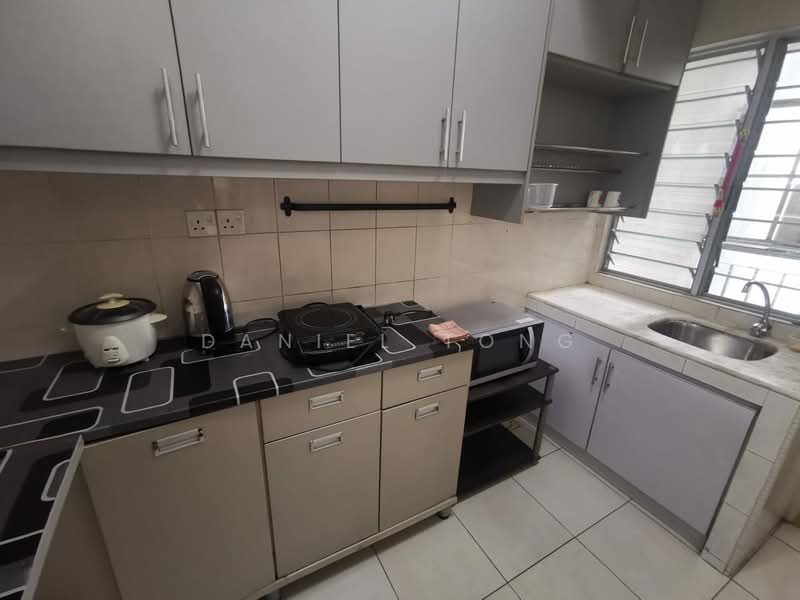 Servis Apartment untuk Dijual di E-Tiara - Daniel Tong - Kitchen - PropertyGuru.com.my