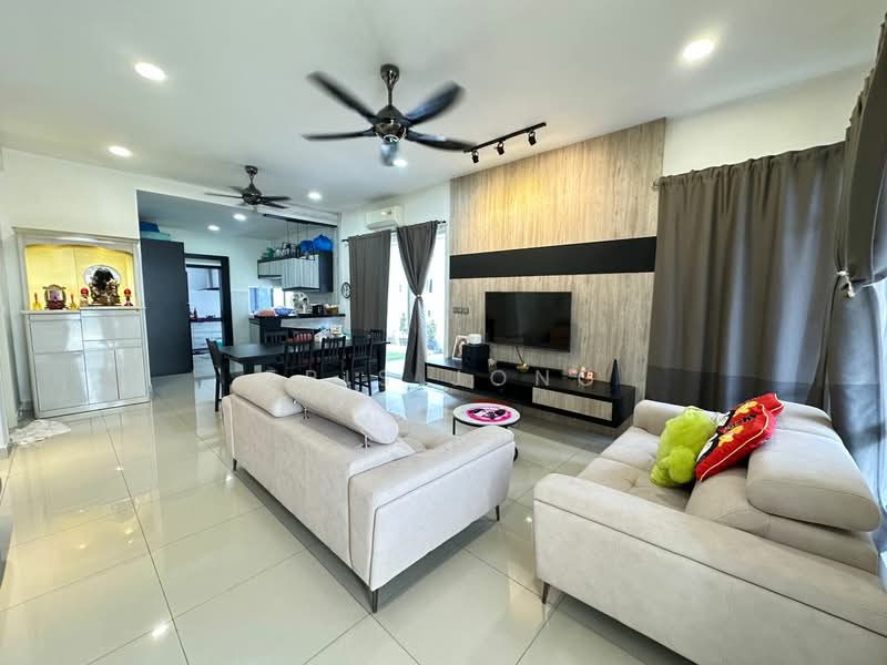 Rumah Berkembar untuk Dijual di Rawang (Selangor) - Tris Jong - Living Room - PropertyGuru.com.my