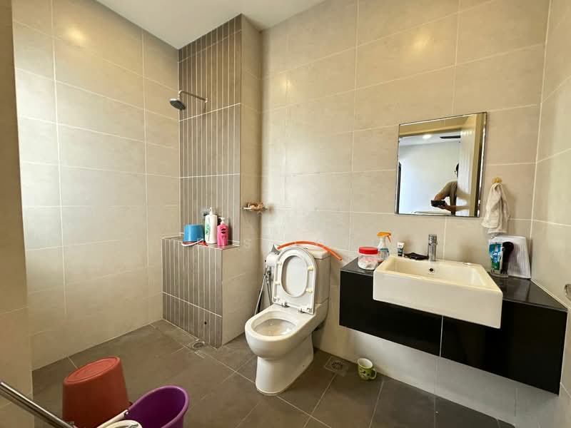 Rumah Berkembar untuk Dijual di Rawang (Selangor) - Tris Jong - Bathroom - PropertyGuru.com.my