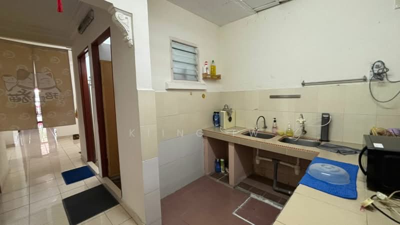 1-storey Terraced House for Sale in Kepong Baru (Kepong) - Kiing TW - Kitchen - PropertyGuru.com.my