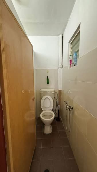 1-storey Terraced House for Sale in Kepong Baru (Kepong) - Kiing TW - Bathroom - PropertyGuru.com.my