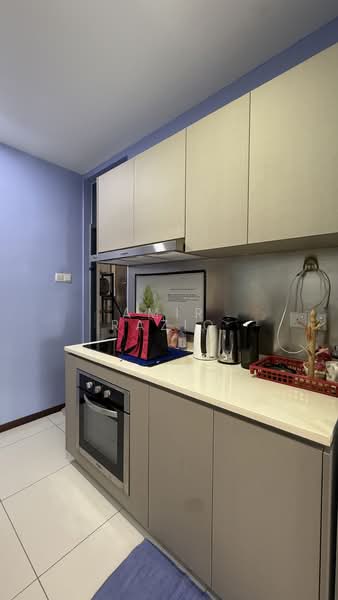 Servis Apartment untuk Dijual di Crescent Bay Suites (Teluk Bayu) - Amir Raziq - Kitchen - PropertyGuru.com.my