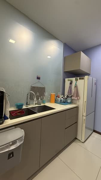 Servis Apartment untuk Dijual di Crescent Bay Suites (Teluk Bayu) - Amir Raziq - Kitchen - PropertyGuru.com.my