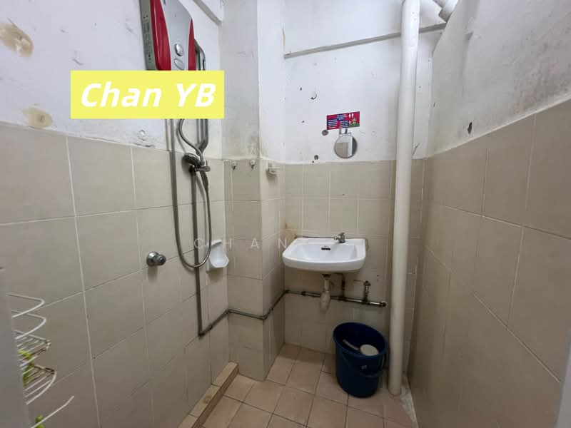 Flat for Sale at Mutiara Vista - Chan YB - Bathroom - PropertyGuru.com.my